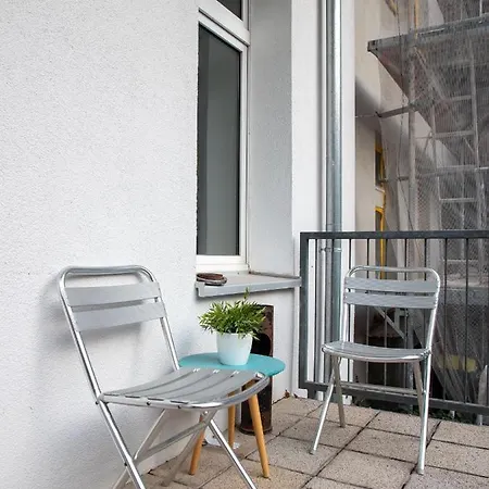Apartment Berlin Lottumstrasse Apartment *